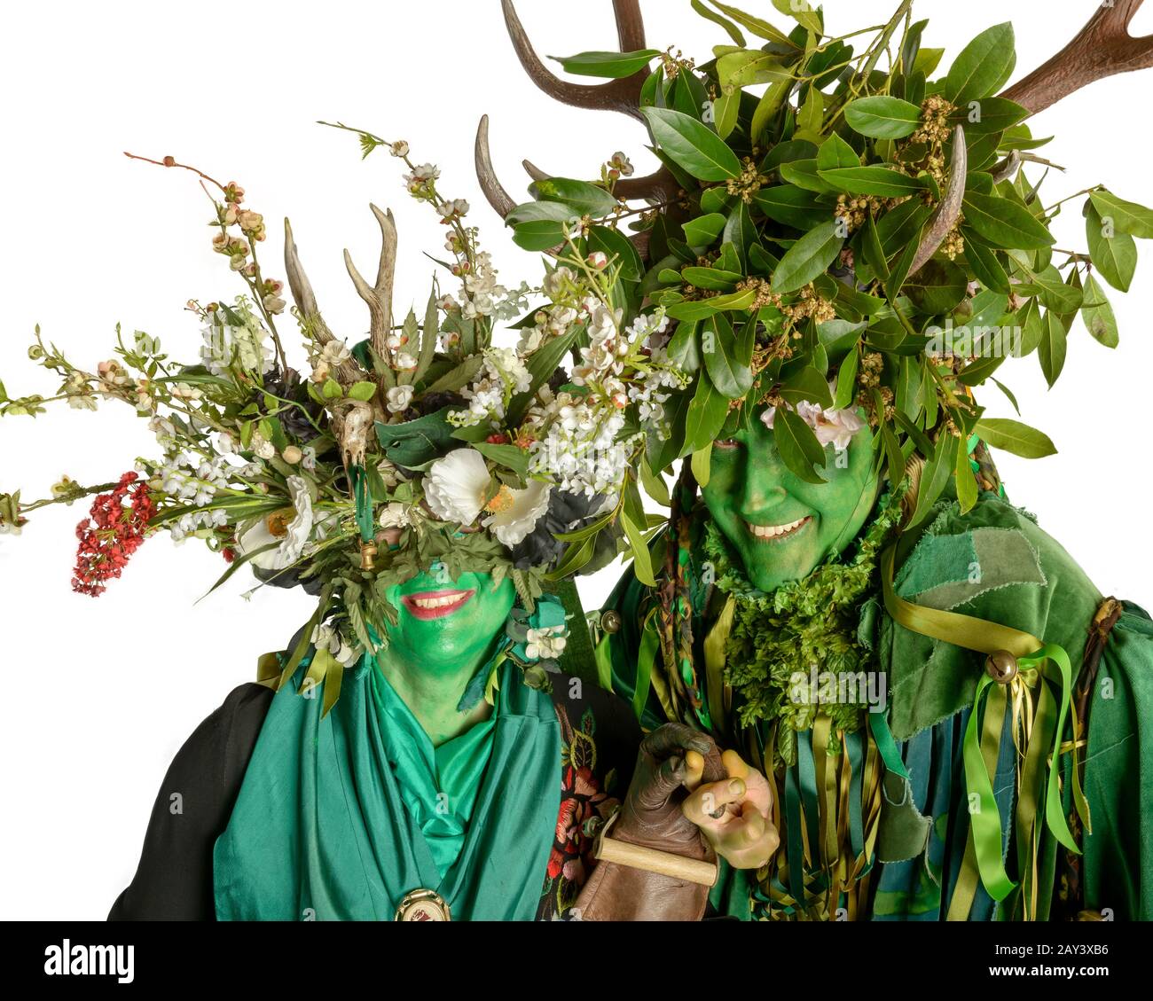 Paar in Kostümen beim Hastings Traditional Jack auf dem Green Festival. Hastings. East Sussex. England. GROSSBRITANNIEN Stockfoto