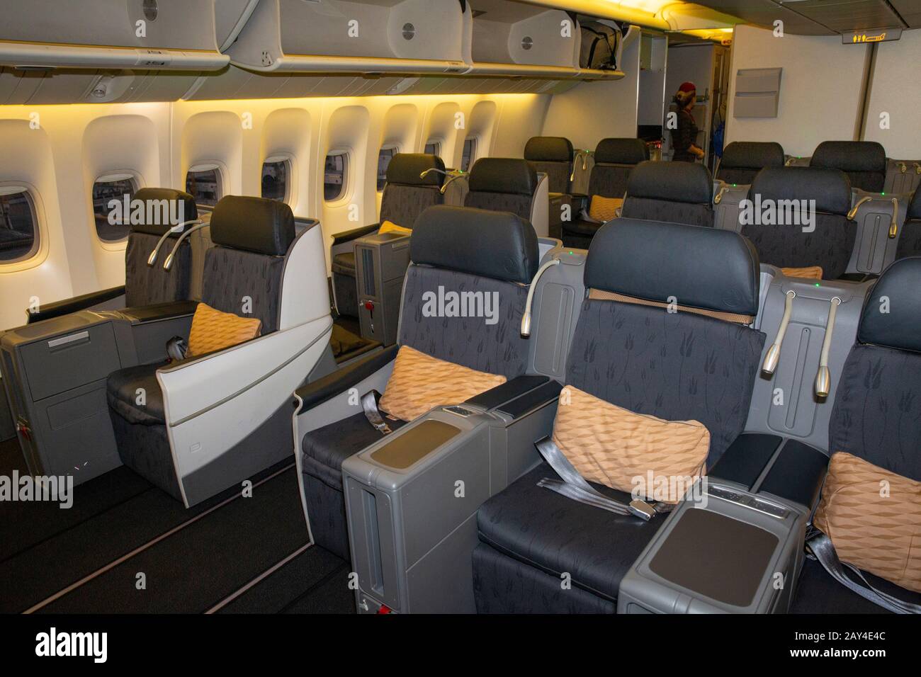 Air Travel, Turkish Airlines, in Boeing 777-300, Business Class Kabine, Sitze Stockfoto