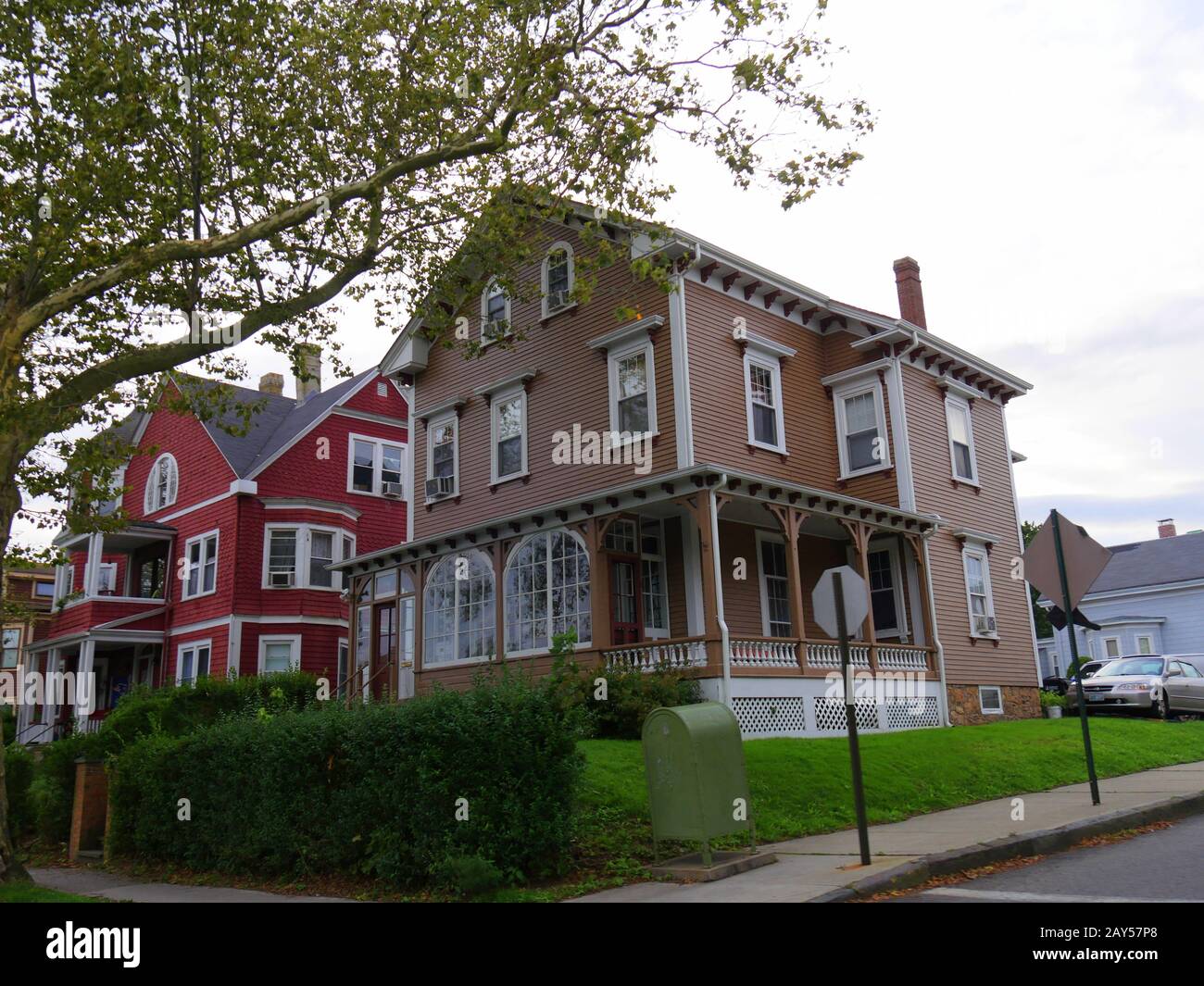 Newport, Rhode Island-September 2017: Alte Gebäude mit bunten Farben in Newport. Stockfoto