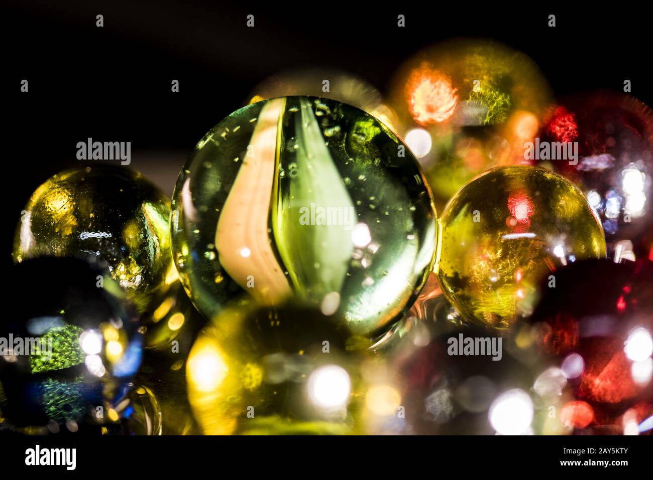 bunte Glasperlen Stockfoto