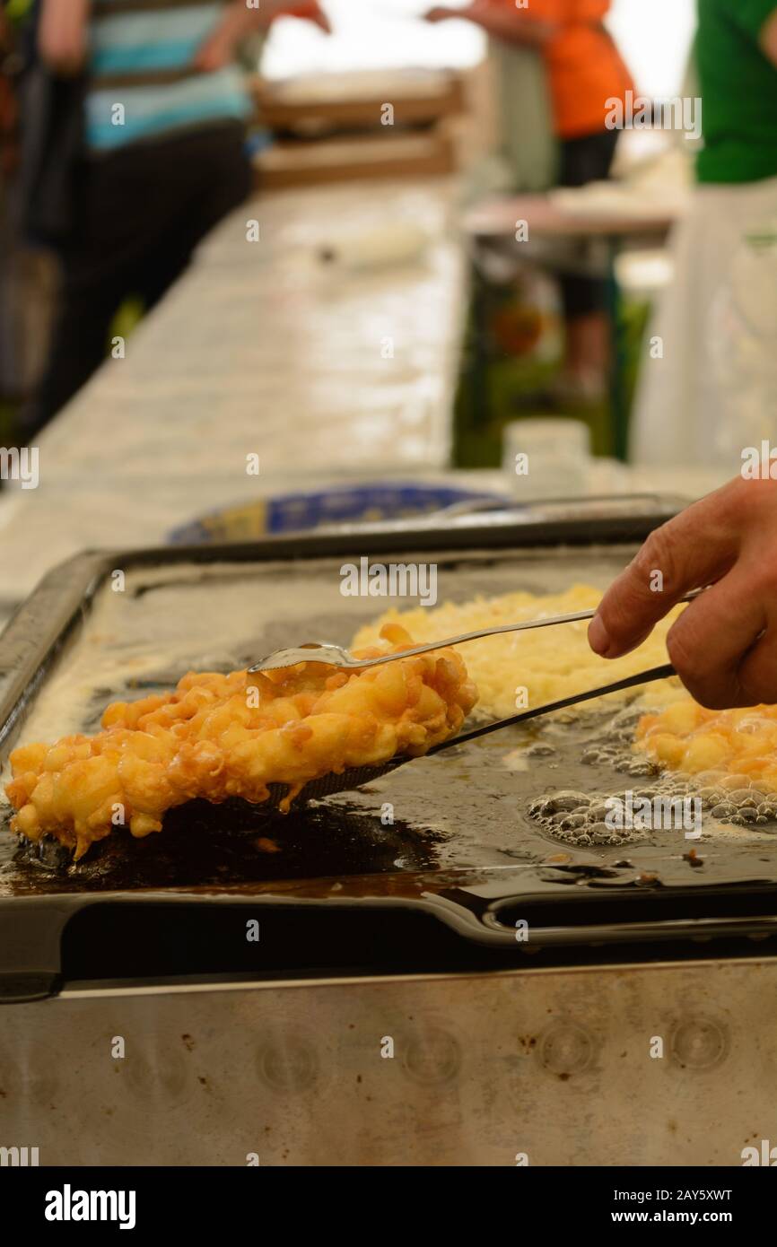 Frische Kreiskrapfen bereiten spezielle Pfannkuchen vor Stockfoto