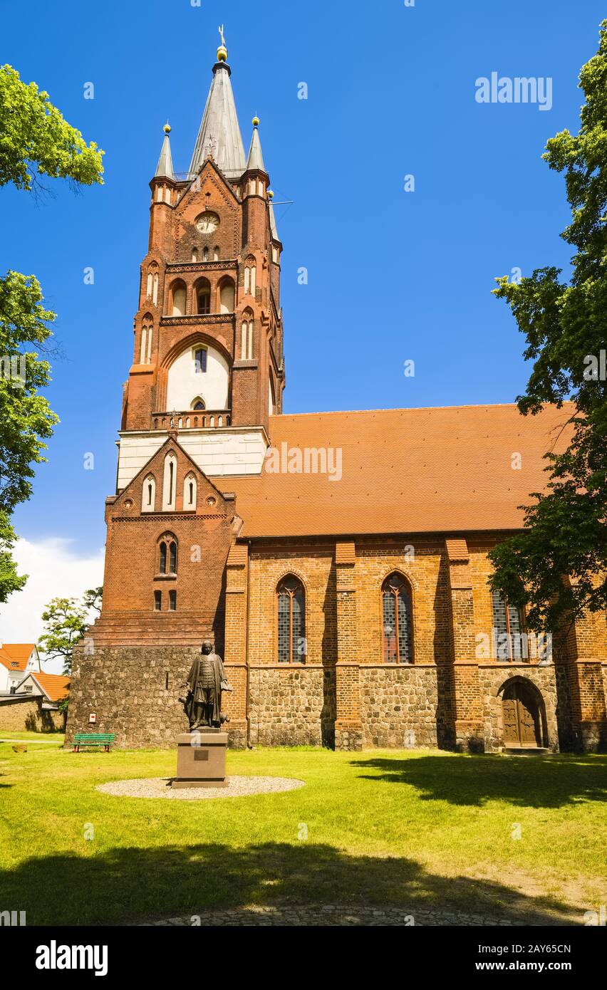 Denkmal von Paul Gerhardt vor St. Moritz Kirche, Mittenwalde, Brandenburg, Deutschland Stockfoto