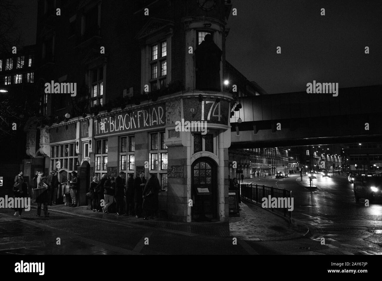 Das Blackfriar Pub befindet sich in der Queen Victoria Street in Blackfriars London, nur einen kurzen Spaziergang von der Blackfriars Bridge, der Upper Thames Street, London, Großbritannien entfernt Stockfoto