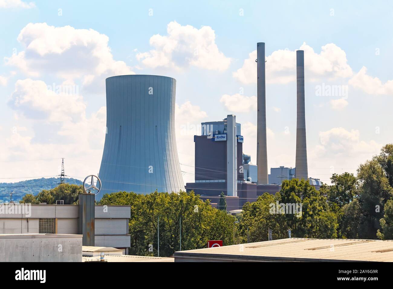 August 2019, Nürnberg, Deutschland: EnBW-Energieanlagenrohre Stockfoto