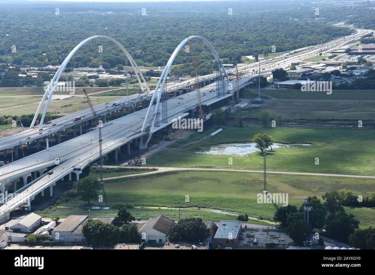 Blick auf die Margaret McDermott Bridge von der Aussichtsplattform Reunion Tower in Dallas, Texas Stockfoto