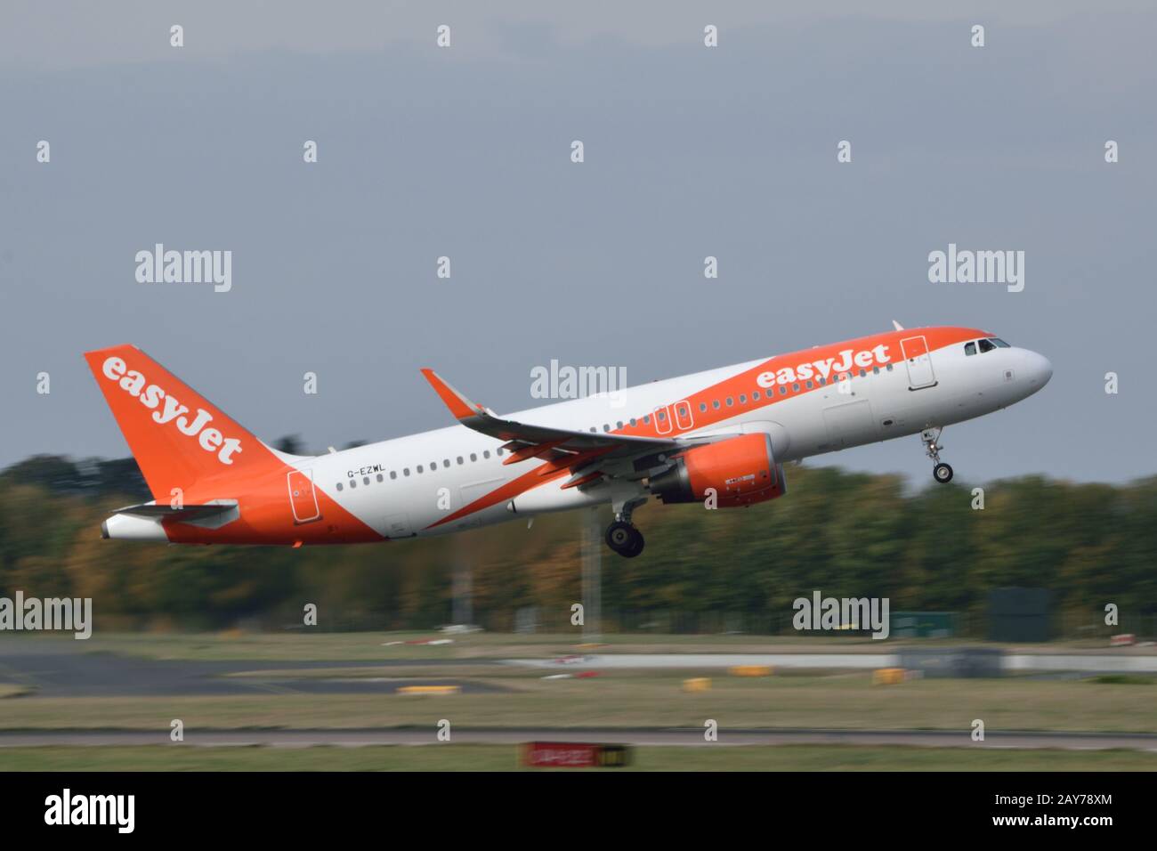 EasyJet A320-Flugzeug, Start am Flughafen London Stansted Stockfoto