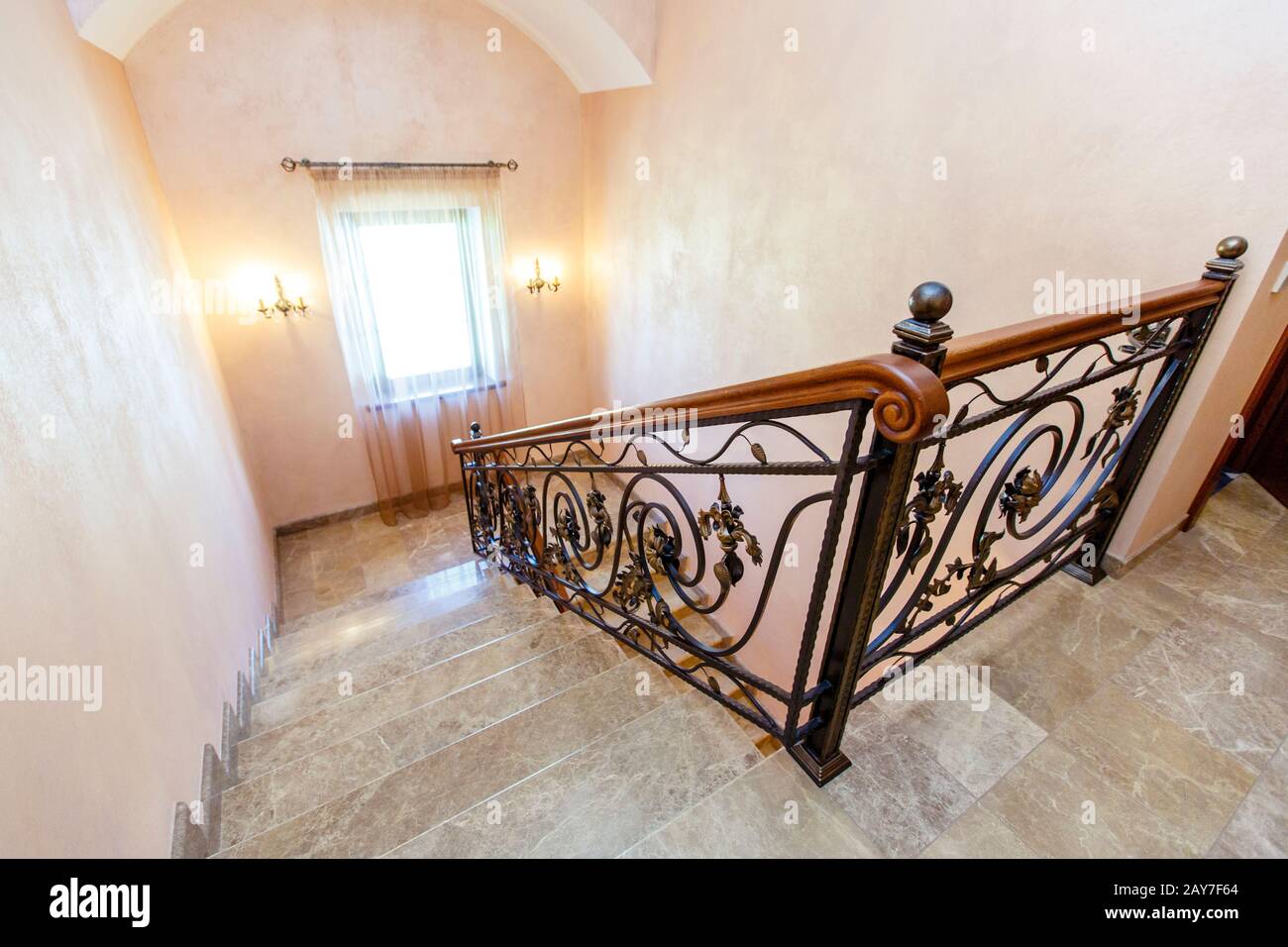 Schmiedeeiserne Treppen Stockfotos und -bilder Kaufen - Alamy