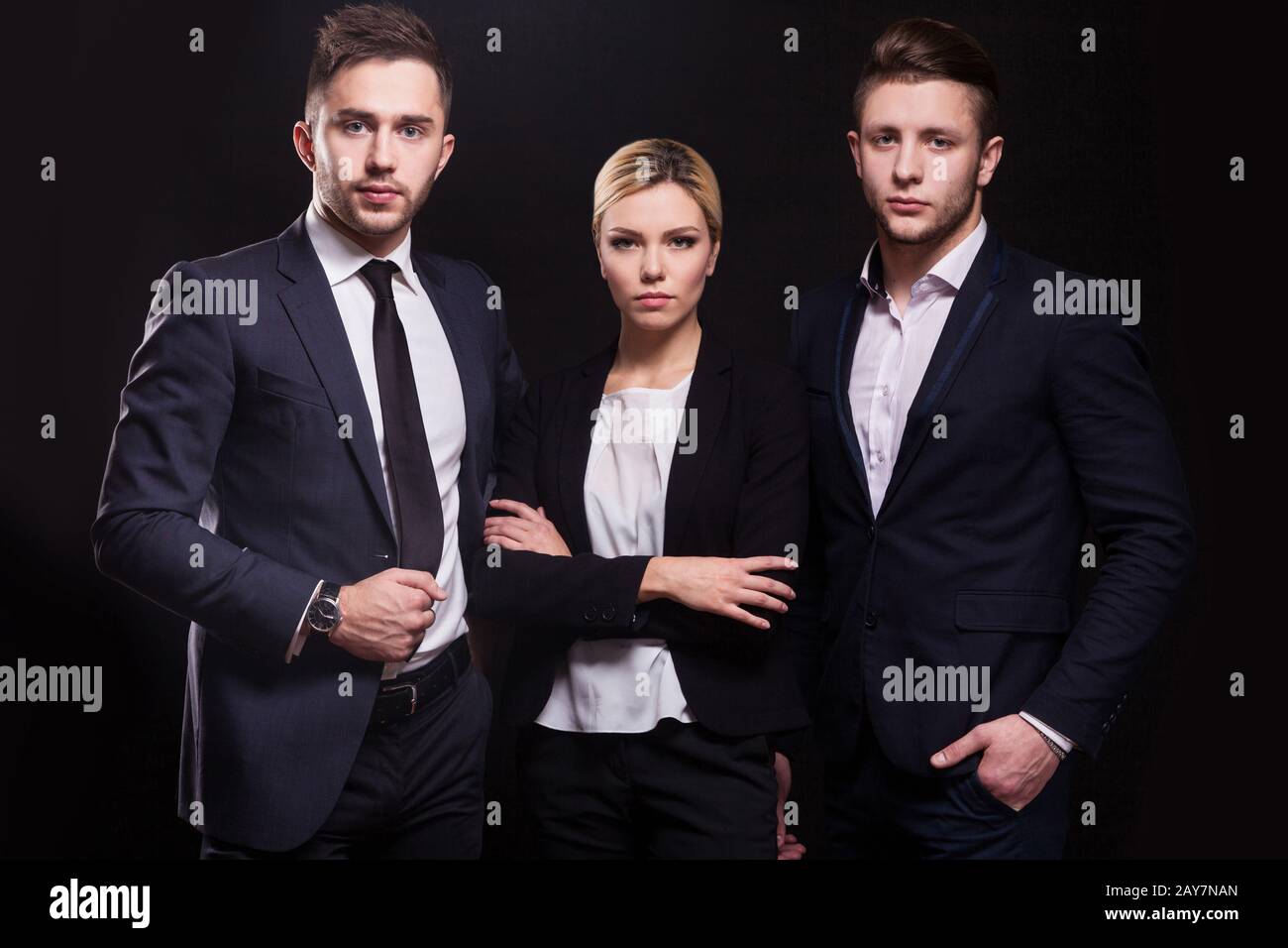 Bild des jungen Trios der Büroangestellten Stockfoto
