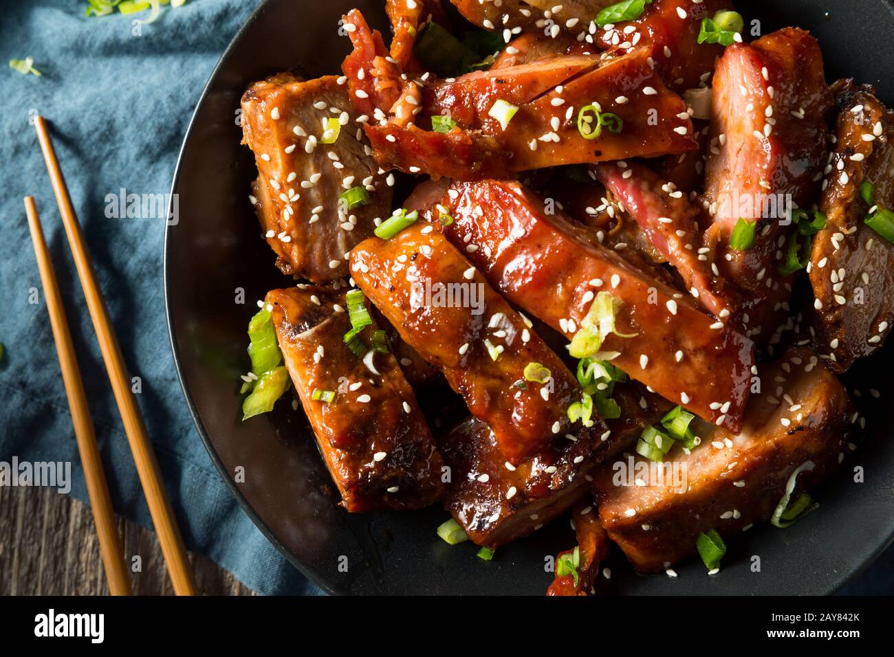 Hausgemachte chinesische Grillspezialitäten Mit Reis Stockfoto
