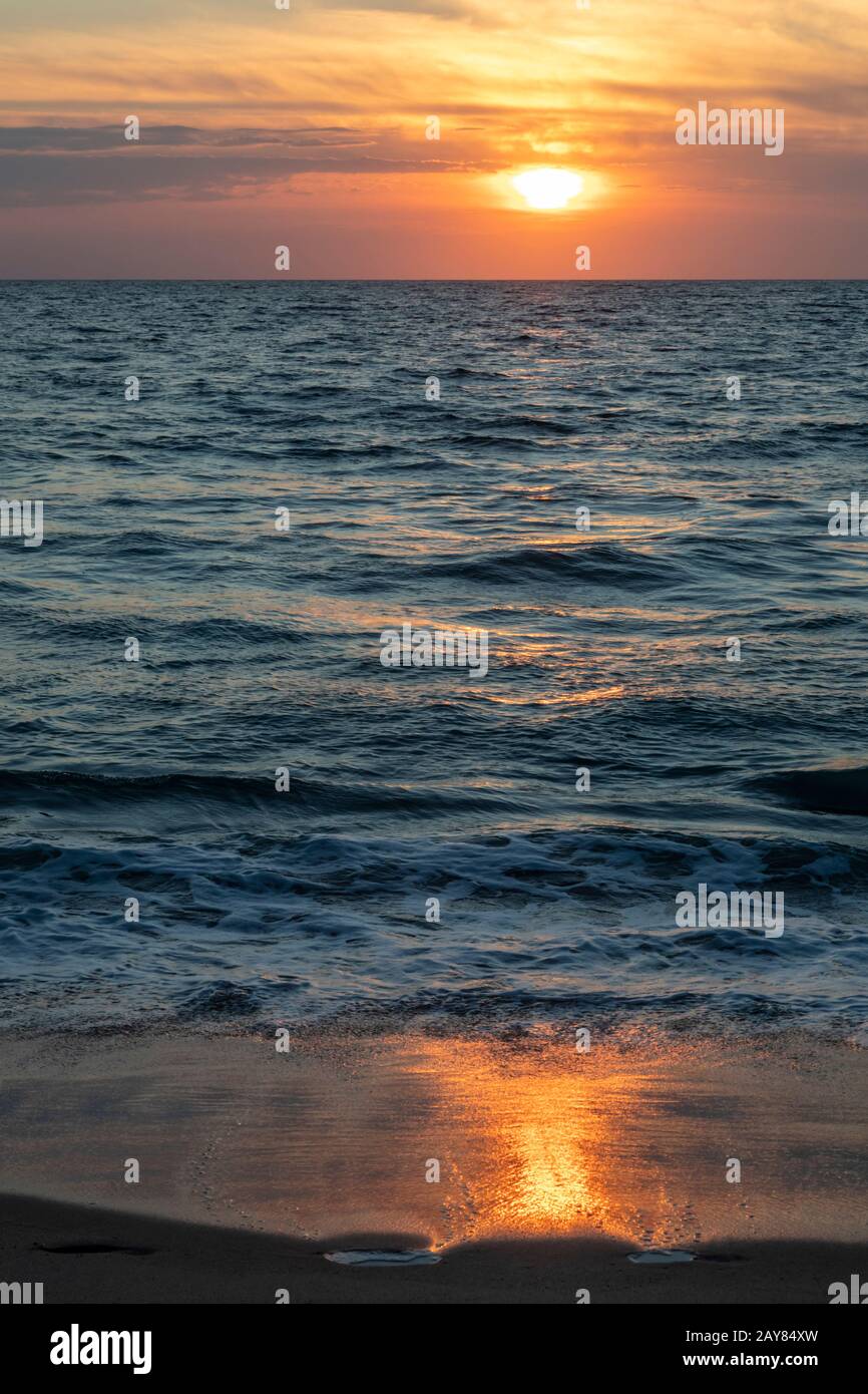 Brisas de Zicatela, Oaxaca, Mexiko - Sunet über dem Pazifischen Ozean. Stockfoto