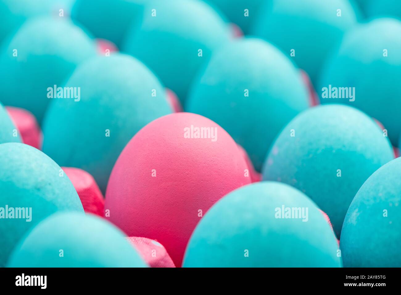 Seien Sie unterschiedliche konzeptionelle bildende Kunst von Eiern Stockfoto