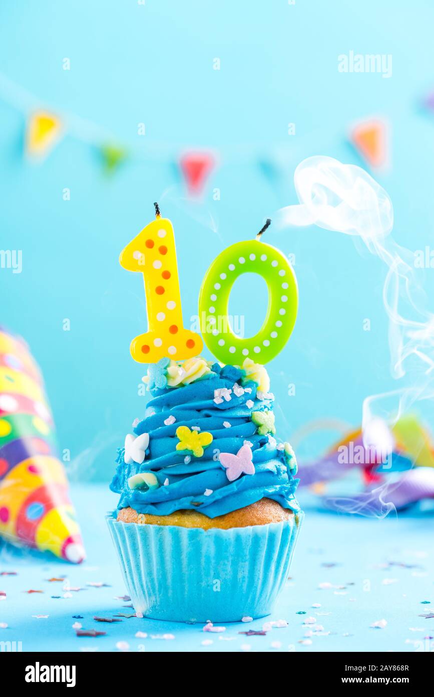 10. Geburtstag Cupcake mit Kerze Blow Out.Card Mockup. Stockfoto