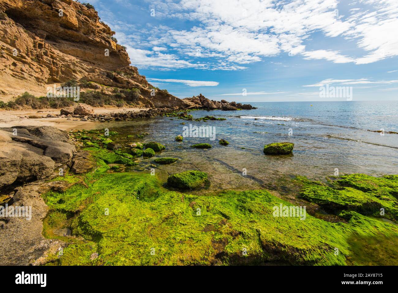 mittelmeerstrand an der spanischen costa Tropical Stockfoto