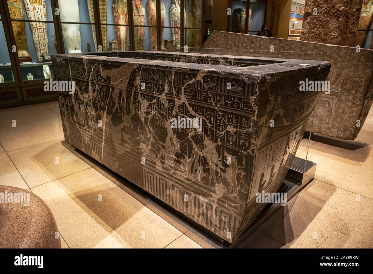 Statuen aus der Sammlung der Eypten und des Nahen Ostens aus dem Museum von Kunstgeschichte (Kunsthistorisches Museum), untergebracht in seinem festlichen palastartigen Gebäude am Ring Stockfoto