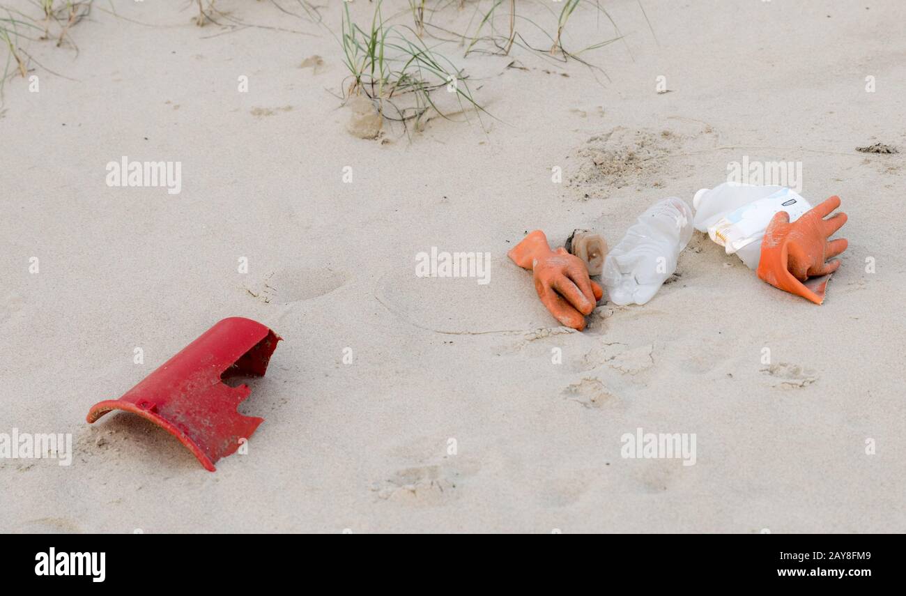 Abfall am Strand Stockfoto