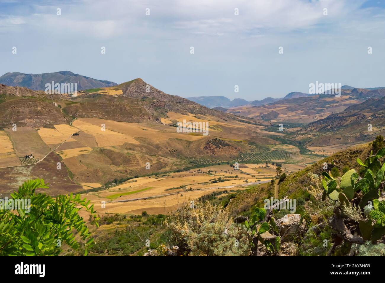 Blick auf die Landschaft, Felder und Hügel in der Region von Bagheria Stockfoto