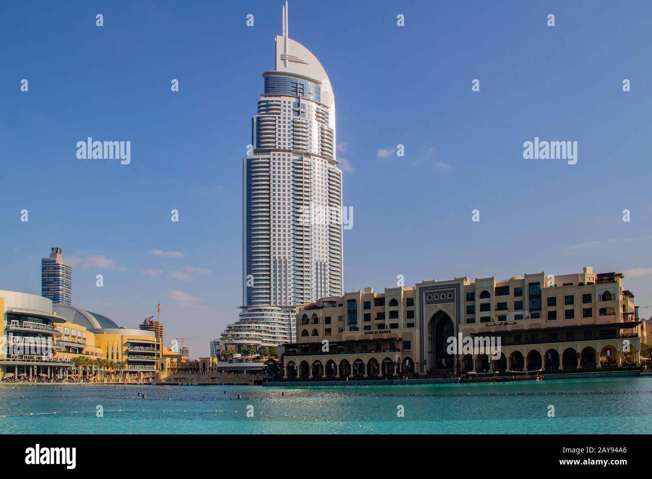Cayan Tower ist ein Wolkenkratzer in der Dubai Marina in Dubai Stockfoto