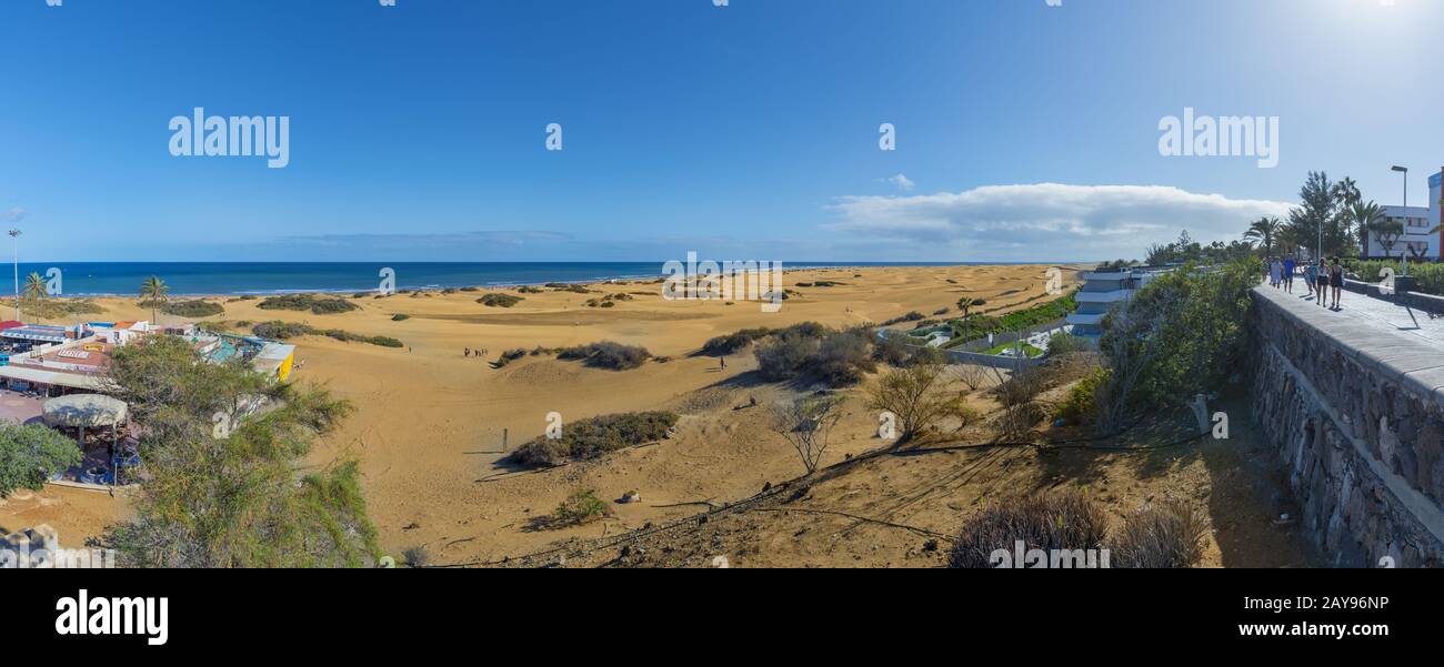 Strand und Hafengebiet von Playa del Ingles. Panoramaaufnahmen. Stockfoto