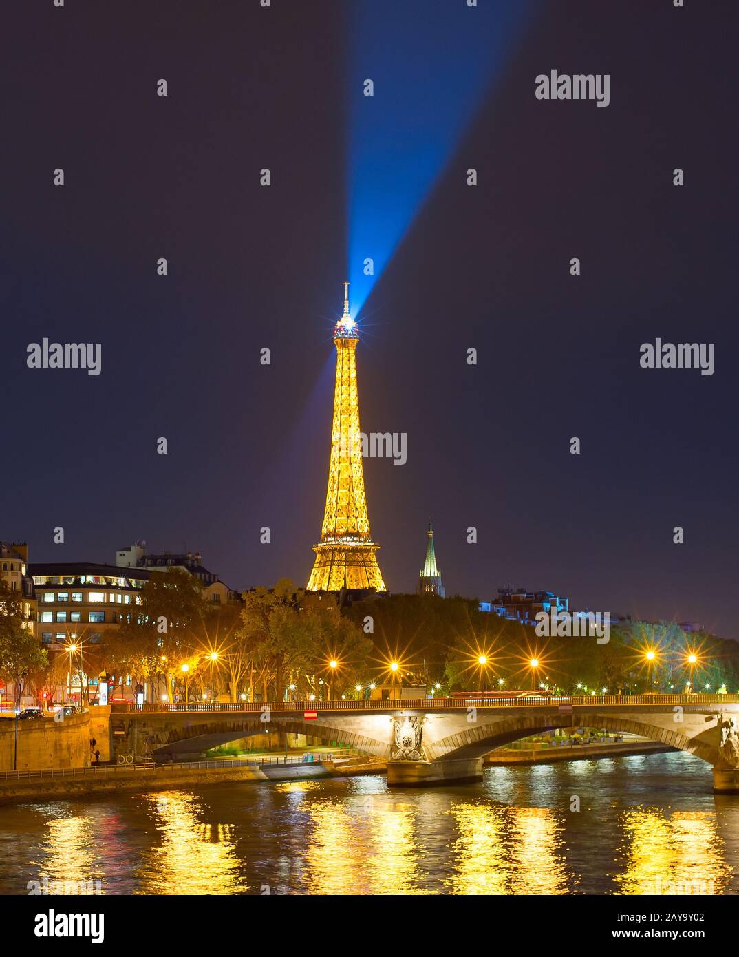 Eiffelturm Siene Paris Nacht Stockfoto