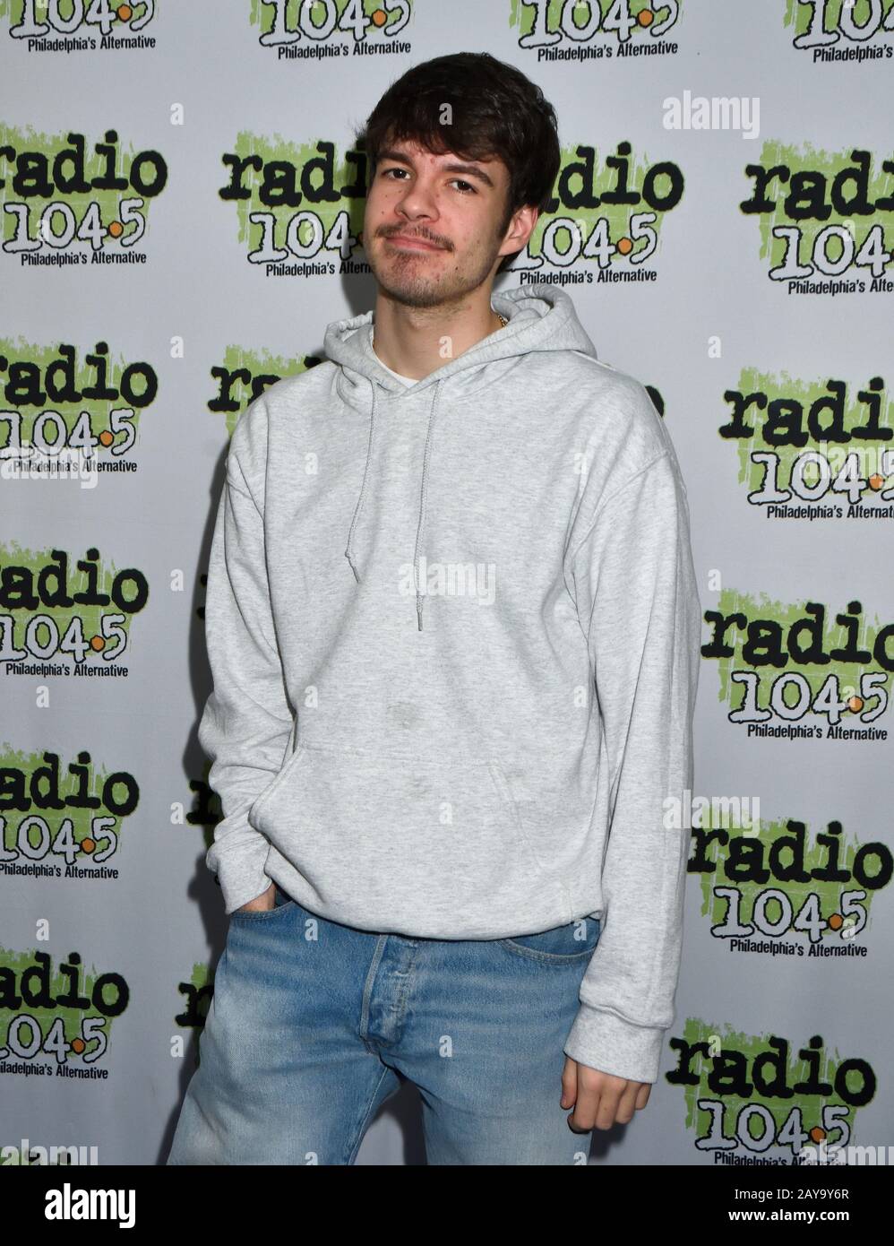 Bala CYNWYD, PA, USA - 11. FEBRUAR 2020: Der englische Indie Pop Singer-Songwriter Rex Orange County Besucht das Performance Theatre von Radio 104. Stockfoto