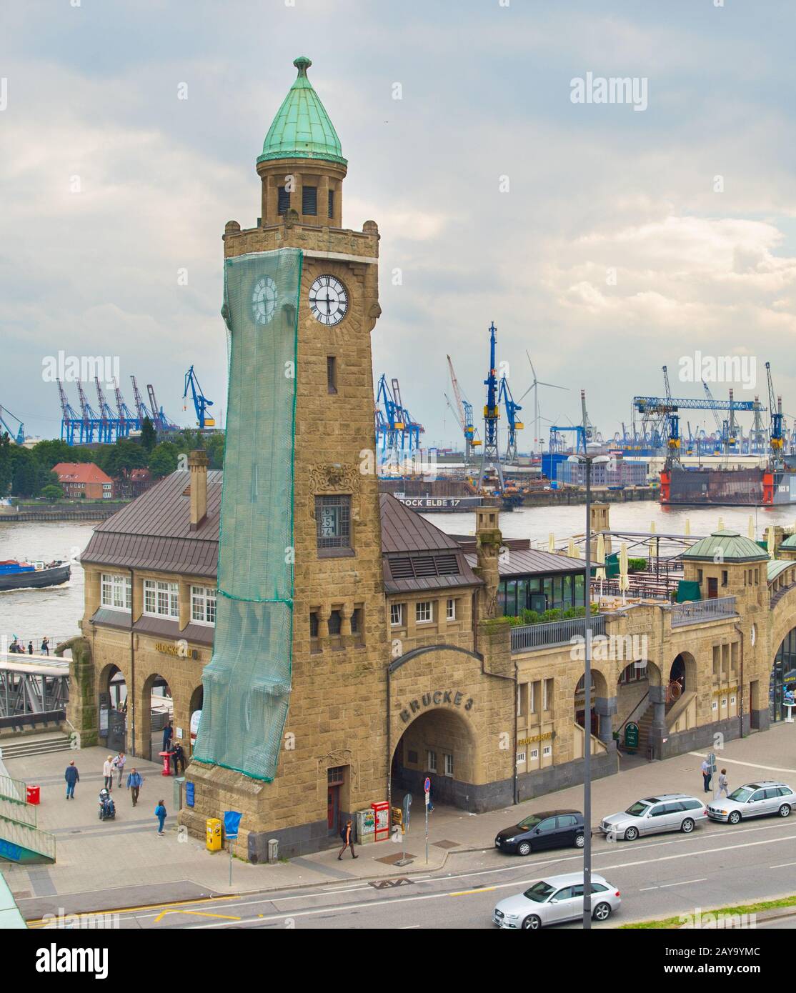 Wasserstation Landungsbrücken Hamburg Deutschland Stockfoto