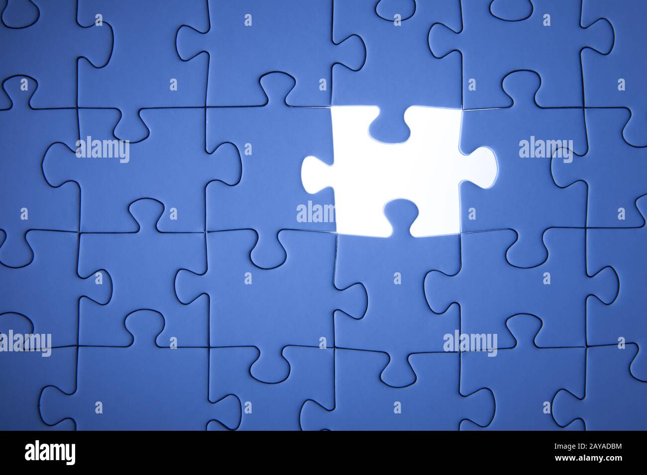 Blau Puzzle. Business Solutions, die Lösung von Problemen, Wissenschaft Technik und team building Konzept. Stockfoto