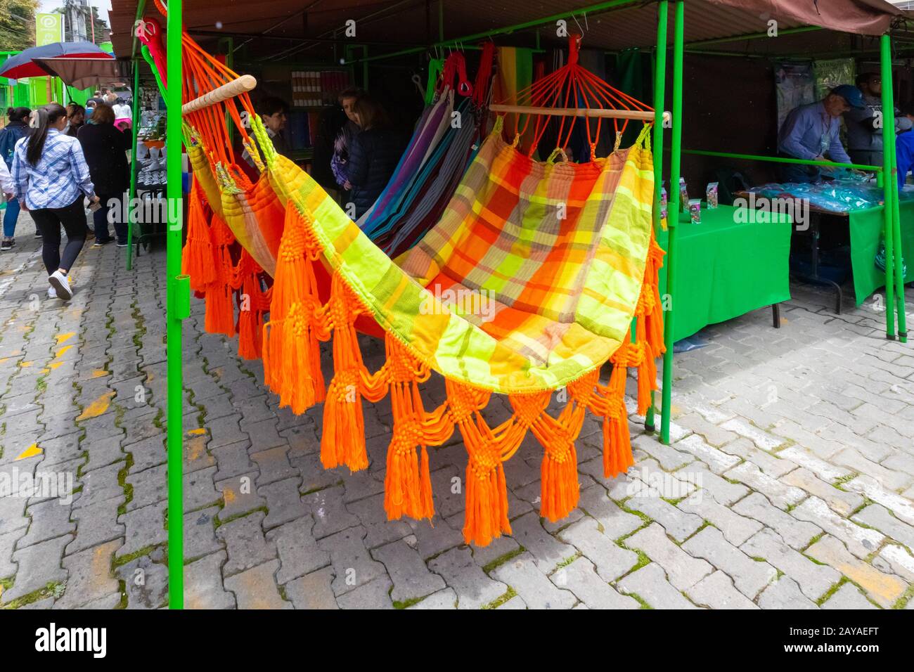Bogota bunte Hängematten zum Verkauf auf dem Usaquen-Markt Stockfoto
