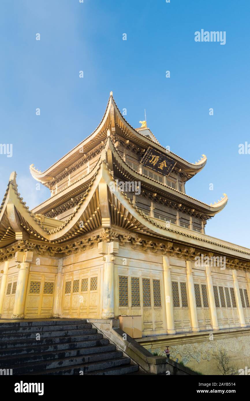 Tempelbauten am berg emei Stockfoto