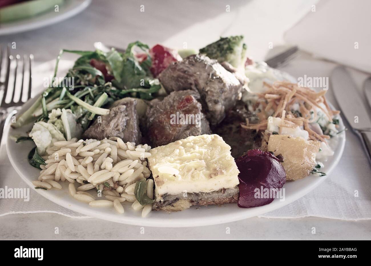 Fleisch reis gemüse -Fotos und -Bildmaterial in hoher Auflösung – Alamy