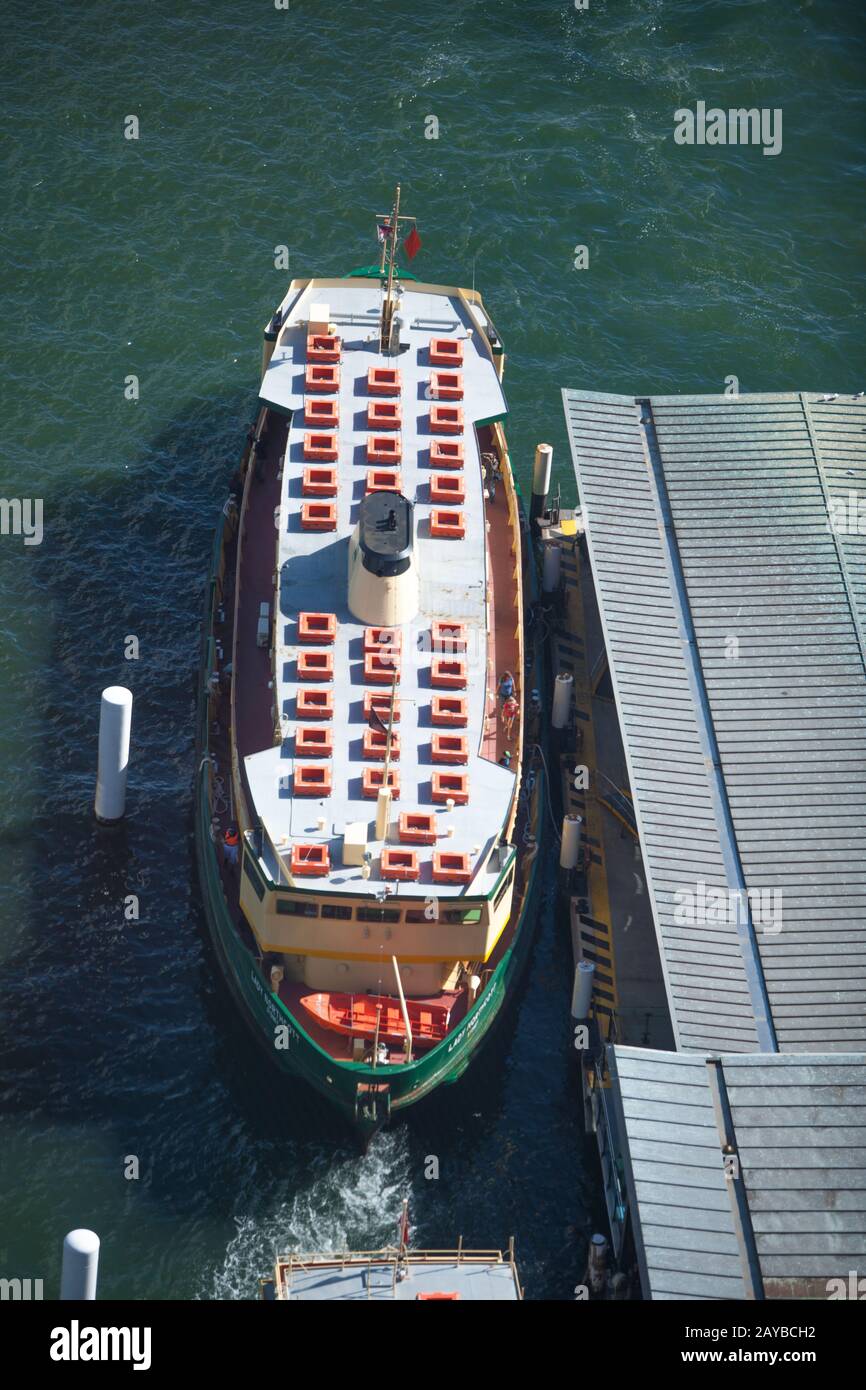 Bootstour mit Fähren durch Sydney im Hafen von Sydney. Stockfoto