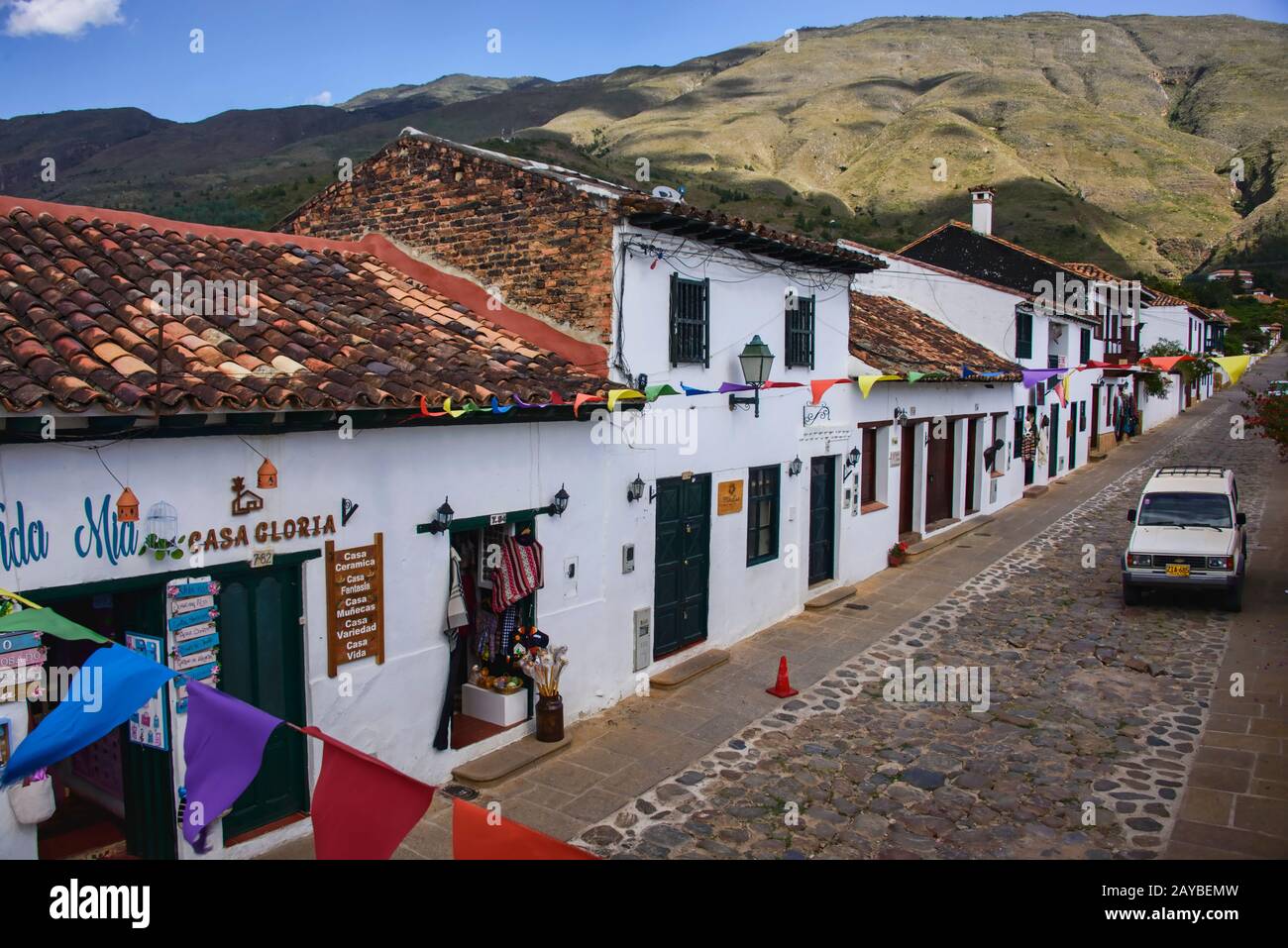 Gepflasterte Straßen in der bezaubernden kolonialen Villa de Leyva, Boyaca, Kolumbien Stockfoto