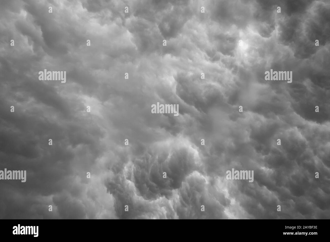 Dunkle Wolken als Hintergrund Stockfoto