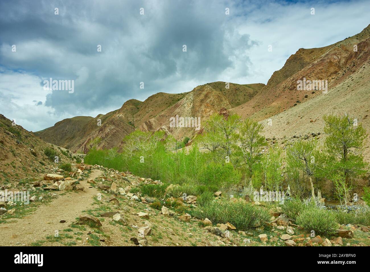 Rote Berge im Kyzyl-Chin-Tal Stockfoto