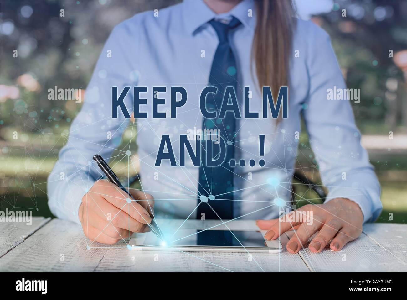 Konzeptionelle Handschreiben, die zeigen, dass man ruhig bleibt und. Geschäftsfoto mit Motivationsplakat der britischen Regierung. Stockfoto