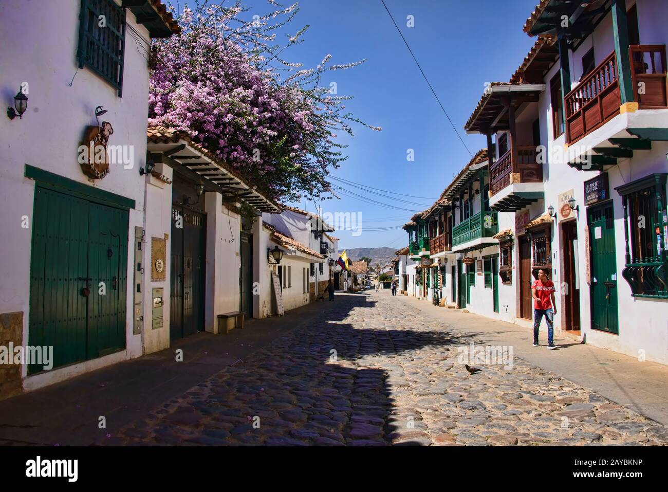 Gepflasterte Straßen in der bezaubernden kolonialen Villa de Leyva, Boyaca, Kolumbien Stockfoto