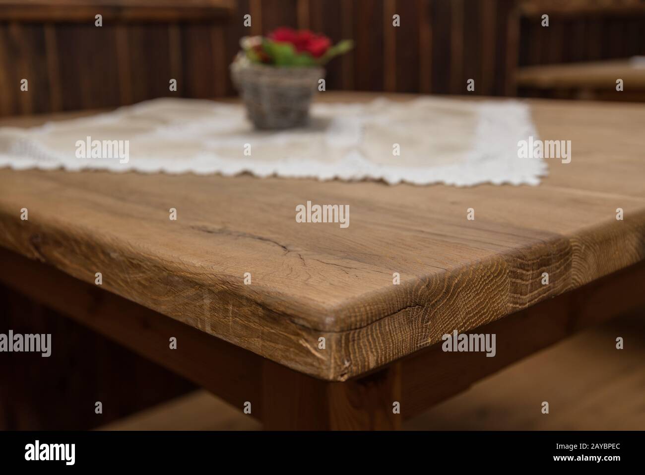 Altes Bauernzimmer - Holzmöbel im Landhausstil Stockfoto