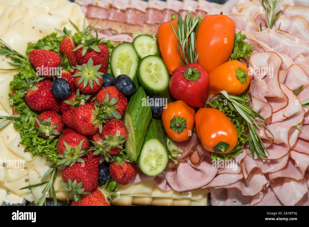 Bunte Auswahl mit gesundem Buffet - kalte Platte Stockfoto
