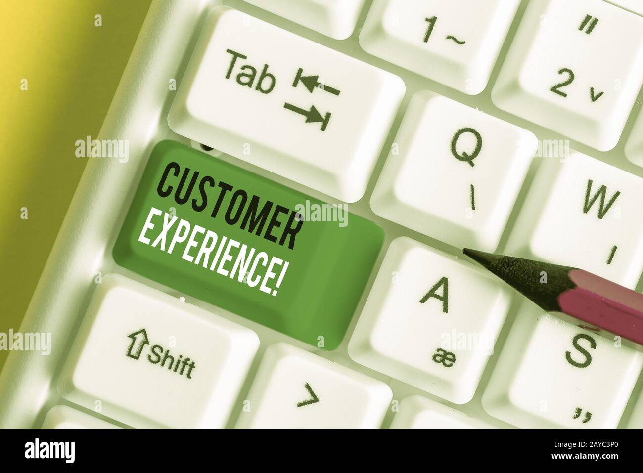 Schreiben Sie einen Hinweis, der die Kundenerfahrung zeigt. Geschäftsfoto mit Produkt der Interaktion zwischen Organisation und Käufer Weiß Stockfoto