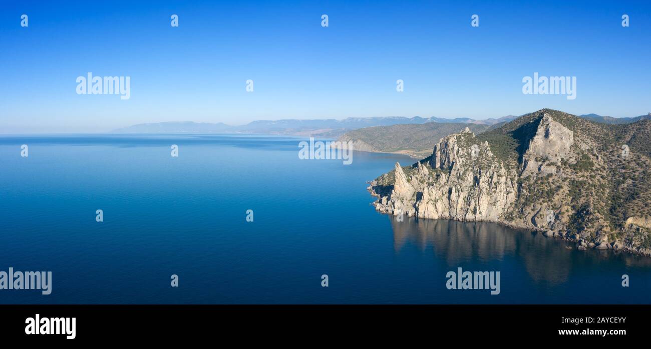 Felsen und Meer Landschaft in Krim Stockfoto