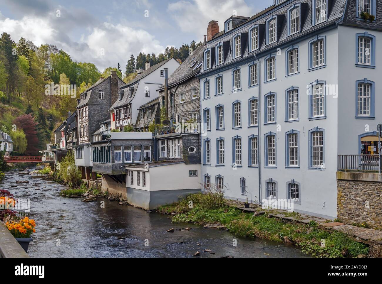 Häuser entlang der Rur, Monschau, Deutschland Stockfoto