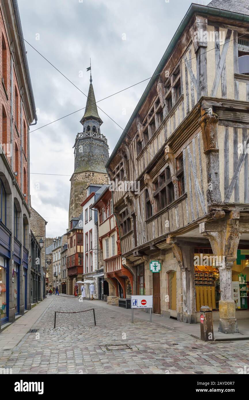 Straße in Dinan, Frankreich Stockfoto