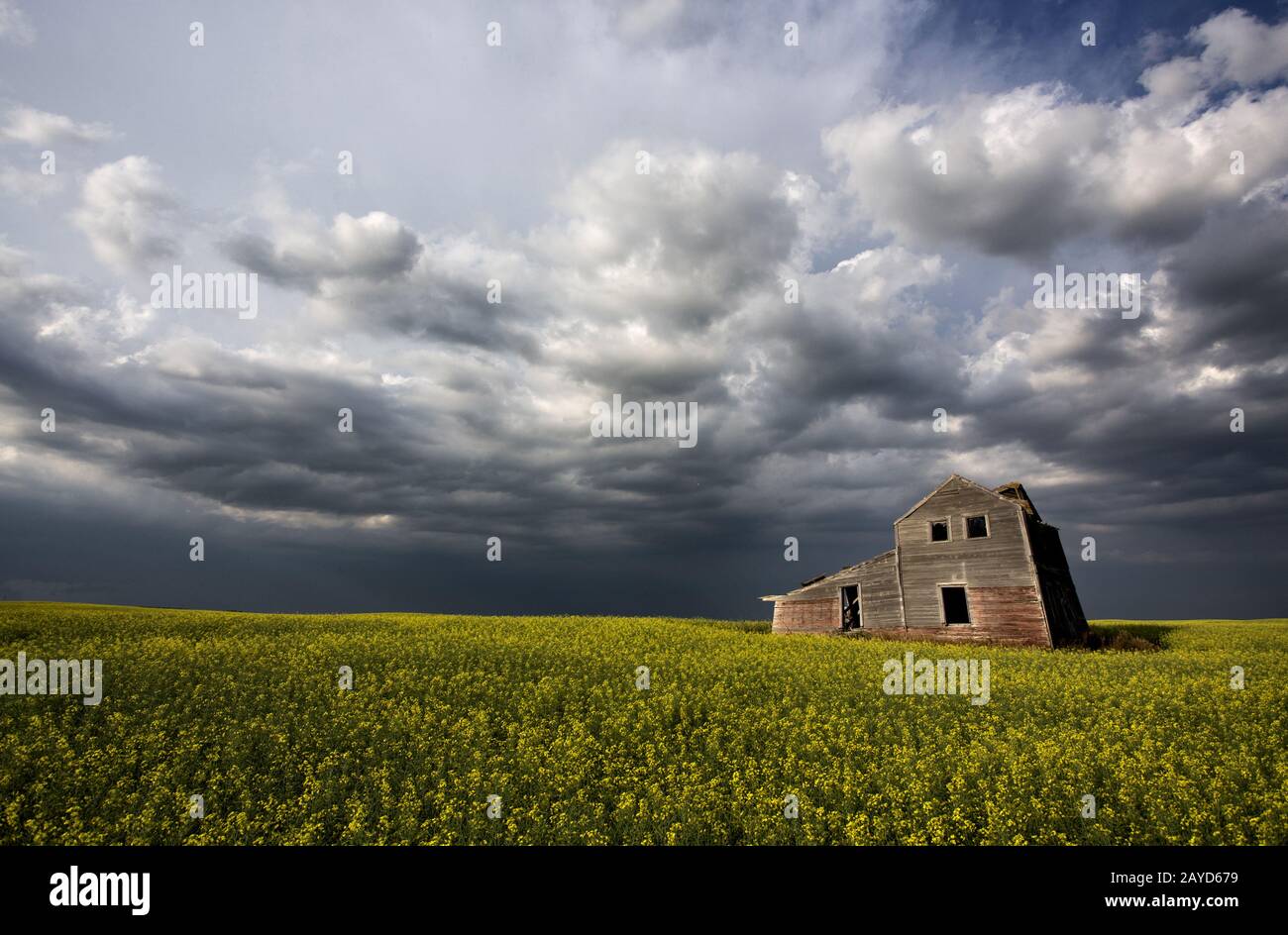 Storm Clouds Canada verlassene Wohnung Stockfoto