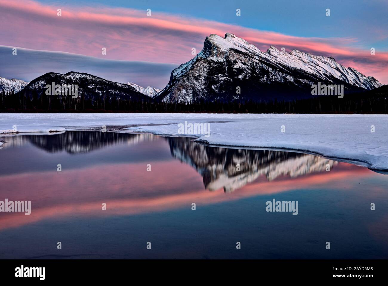 Mount Rundle Winter Stockfoto