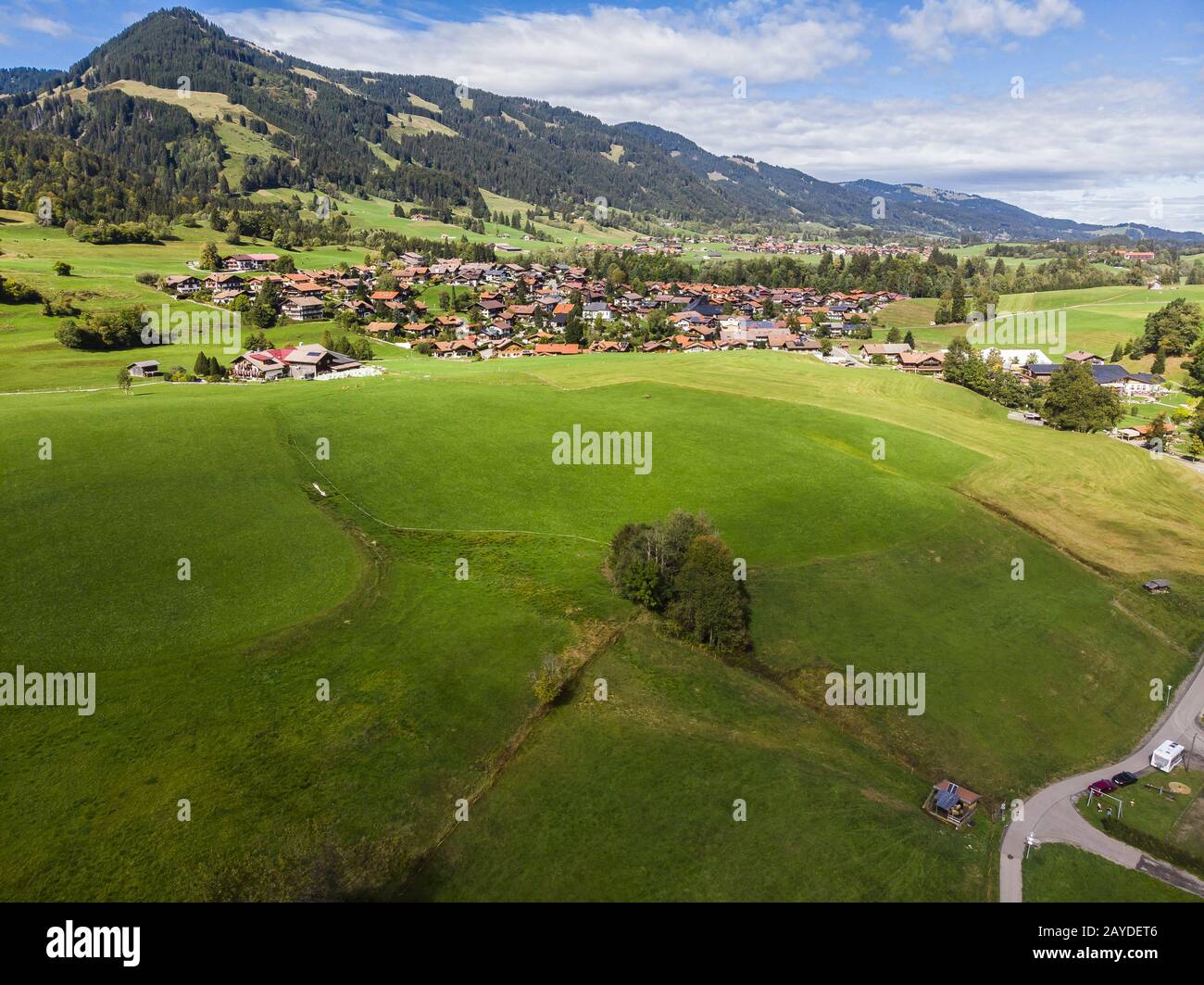 Luftbild, Obermaiselstein und Sonderdorf mit Äckern und Weiden, Oberallbräu, Regierungsbezirk Schwaben, Bavari Stockfoto