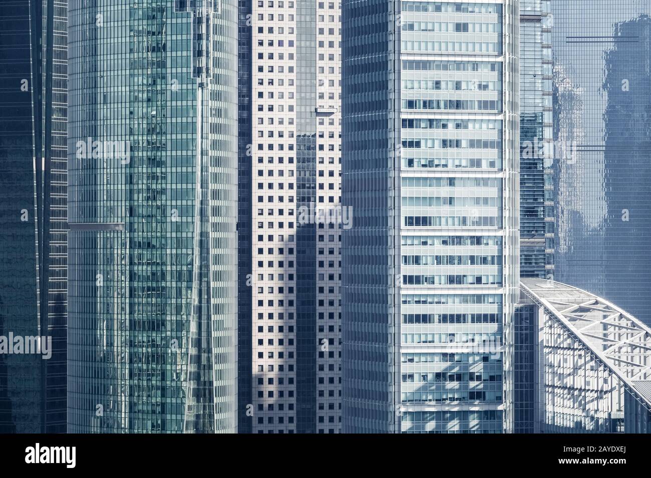 Wolkenkratzer und moderne Bürogebäude schließen sich Stockfoto