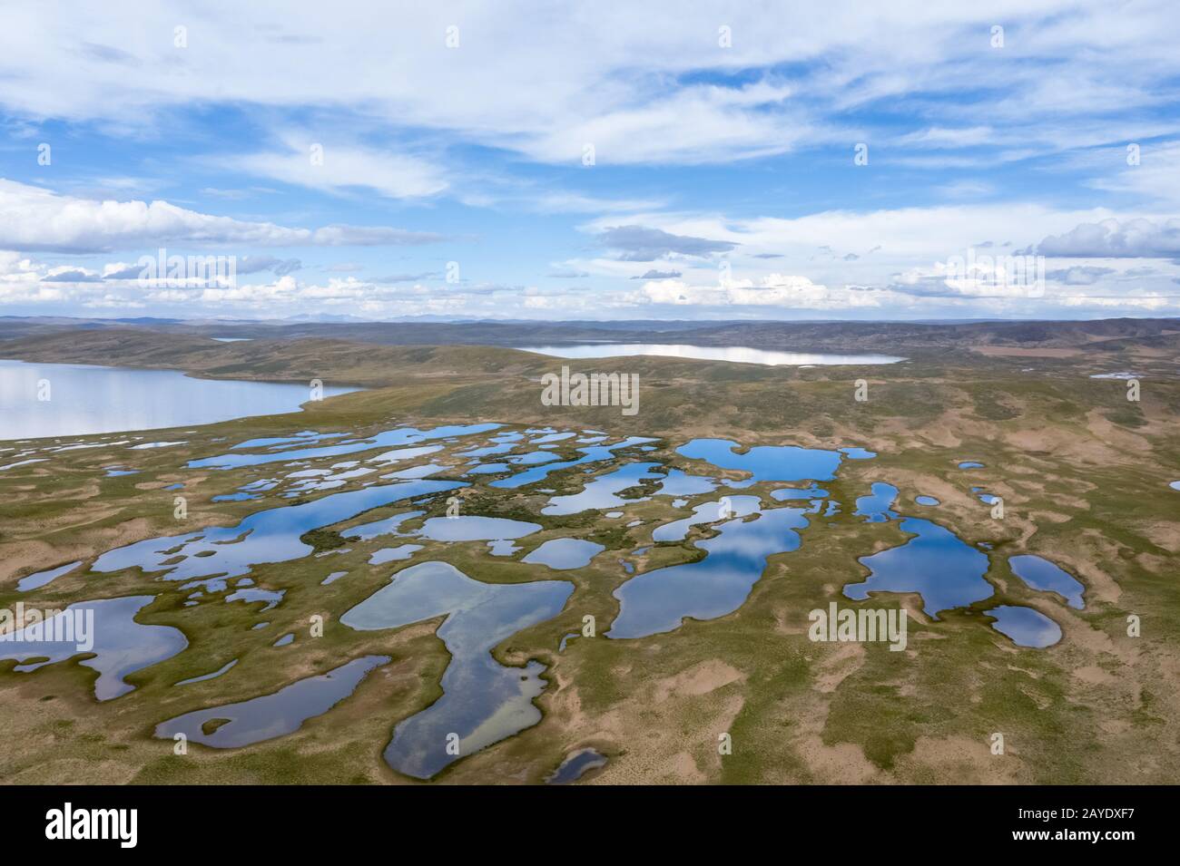 Schöne Hochplateau-Feuchtgebiete gegen einen blauen Himmel Stockfoto