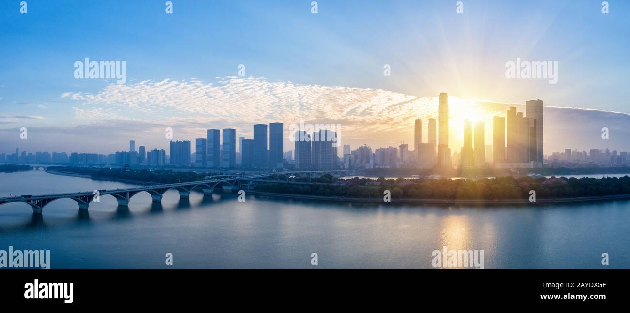 Changsha skyline Panorama im Sonnenaufgang Stockfoto