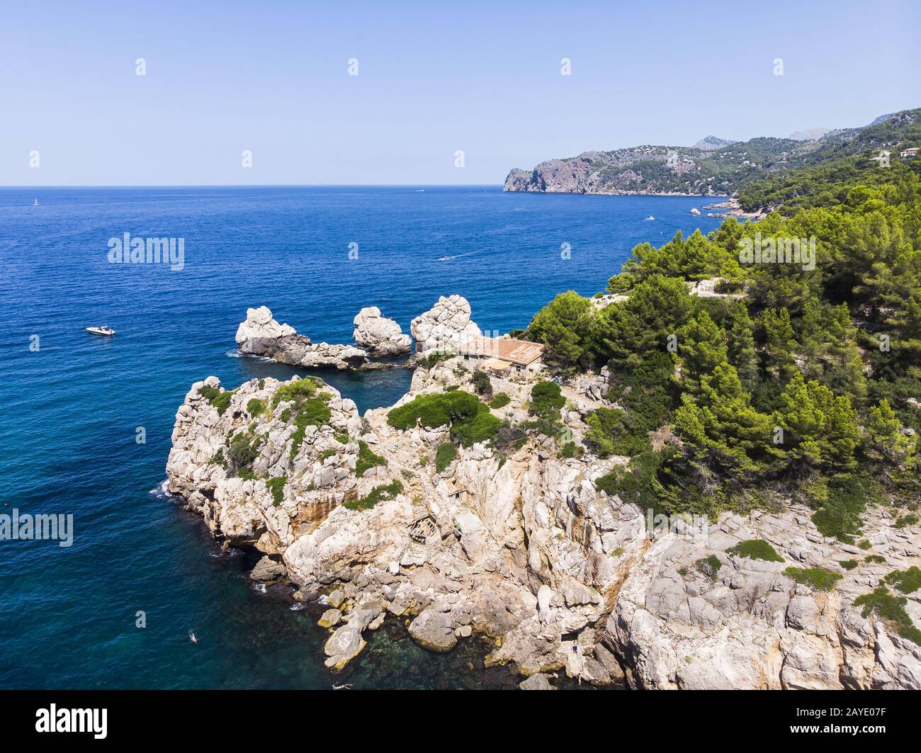 Luftaufnahme, abgeschiedene Bucht Cala Deia, Deia, Serra de Tramuntana, Mallorca, Balearen, Spanien Stockfoto