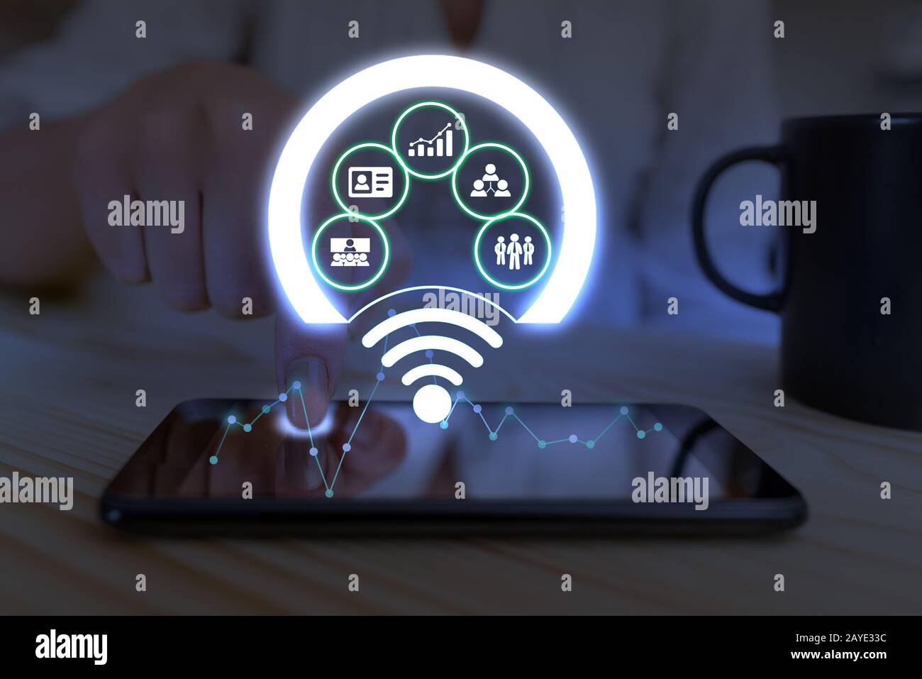 Foto des Netzwerksystems in modernen, intelligenten Geräten. Das Symbol für das Bildsymbol in der Abbildung zeigt das schematische Netzwerk telecomm Stockfoto