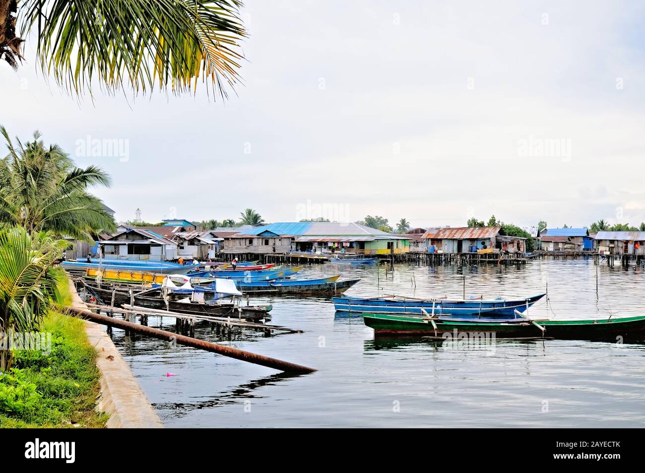 Siedlung am Hafen von Sorong Westneuguinea-Indonesien Stockfoto